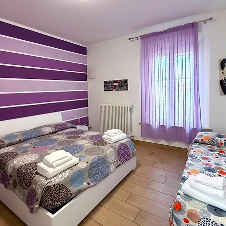 Guesthost - Historic Center Two-levels Flat X6 Appartamento *