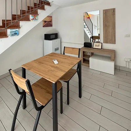 Appartamento Guesthost - Historic Center Two-levels Flat X6