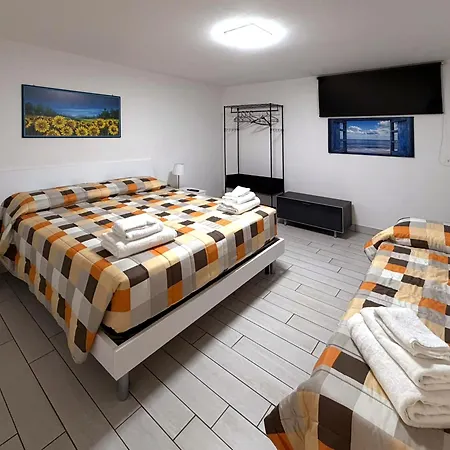 Guesthost - Historic Center Two-levels Flat X6 Appartamento